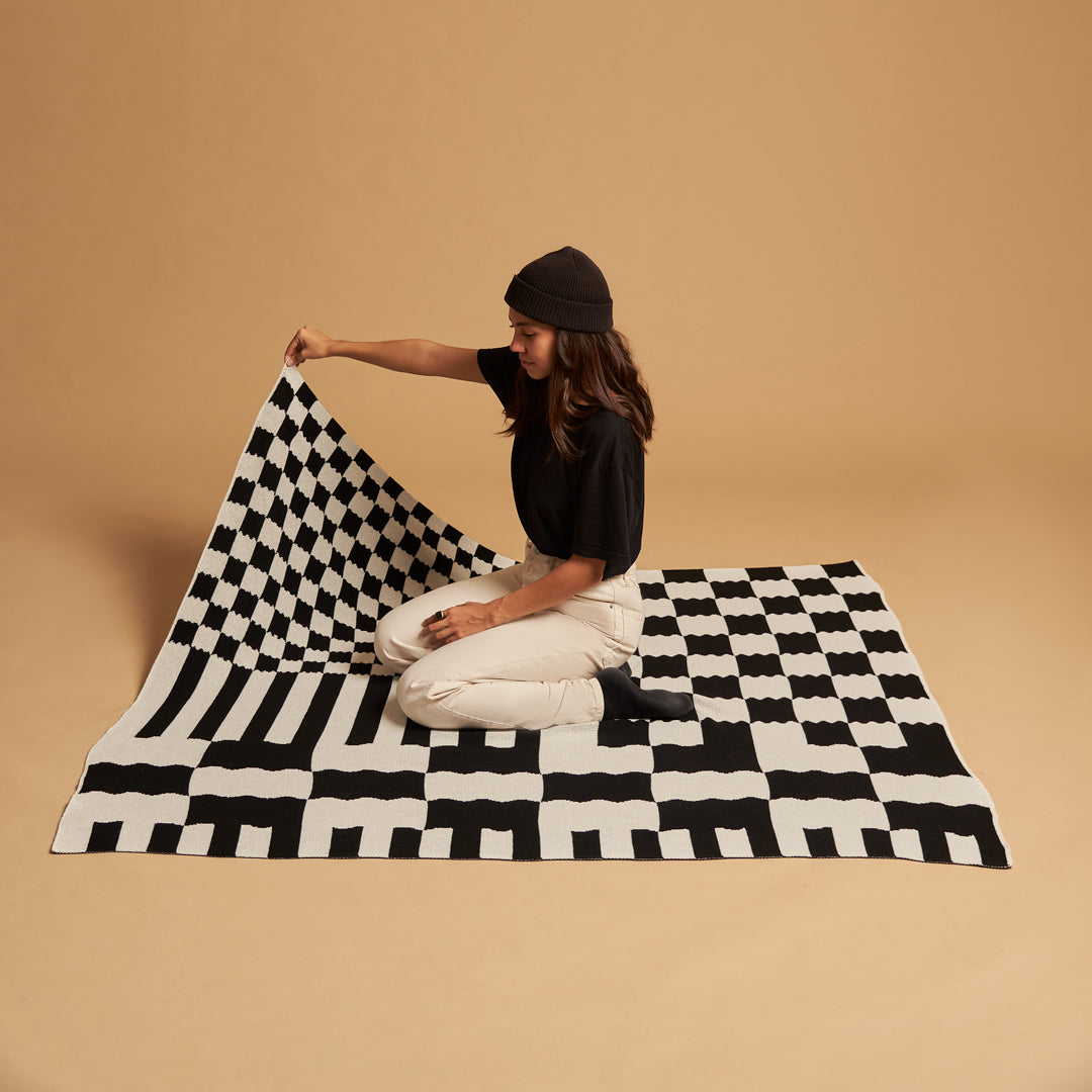 Chilton (Black/White) Knit Blanket